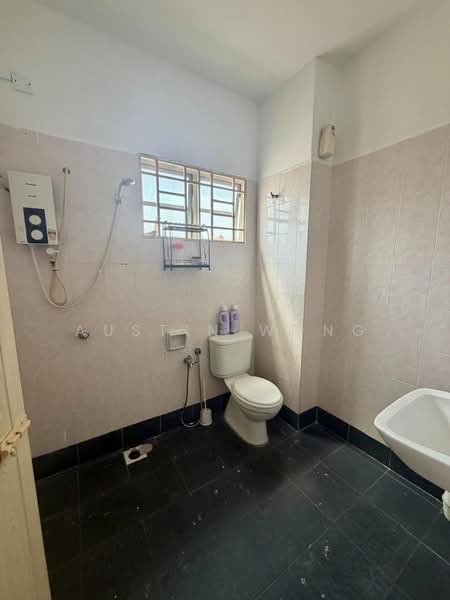 2-storey Terraced House for Sale in TAMAN PUCHONG UTAMA (Puchong) - Austin Wong - Bathroom - PropertyGuru.com.my