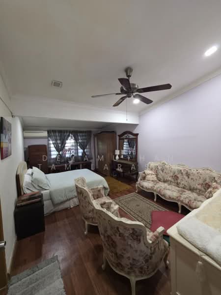 Rumah Banglo untuk Dijual di Seksyen 11 (Petaling Jaya) - Devamuthan Tamilarasan - Bedroom - PropertyGuru.com.my