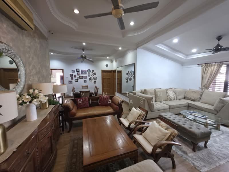 Rumah Banglo untuk Dijual di Seksyen 11 (Petaling Jaya) - Devamuthan Tamilarasan - Living Room - PropertyGuru.com.my
