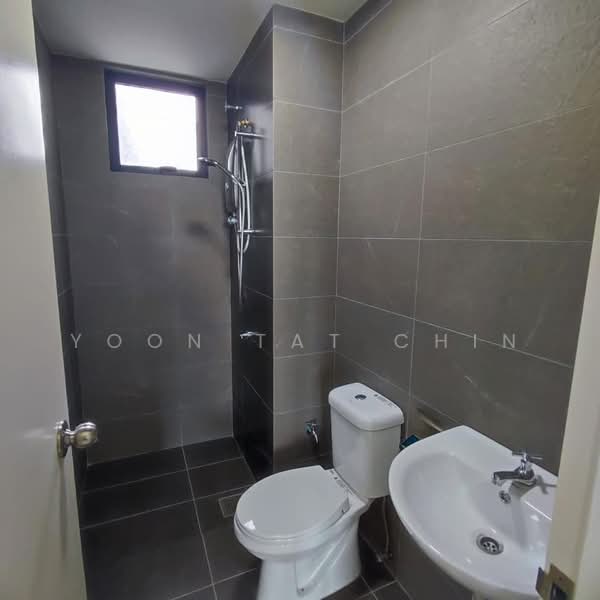 Servis Apartment untuk Dijual di Majestic Maxim - Yoon Tat Chin - Bathroom - PropertyGuru.com.my