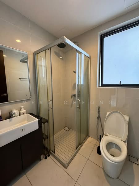 Condominium for Sale at Bay Point @ Country Garden Danga Bay - Vera Cheong - Bathroom - PropertyGuru.com.my