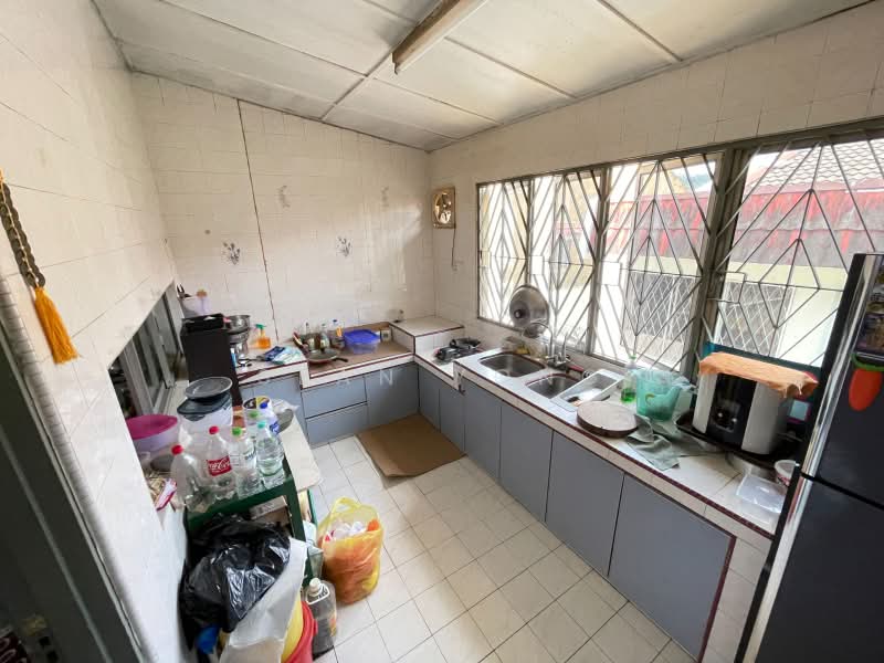 1-storey Terraced House for Sale in Taman Bidara (Selayang) - Sean Yong - Kitchen - PropertyGuru.com.my