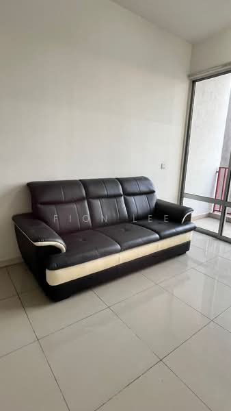 Kediaman Servis untuk Dijual di Greenfield Regency - Fion Lee - Living Room - PropertyGuru.com.my