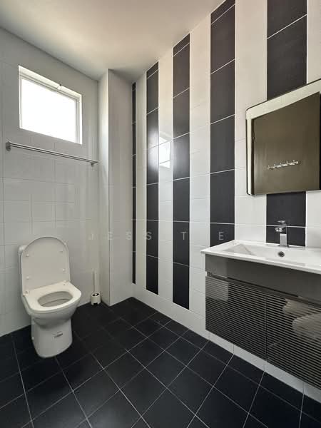Rumah Berkembar untuk Dijual di Setia Eco Park (Setia Alam) - Jess Tee - Bathroom - PropertyGuru.com.my