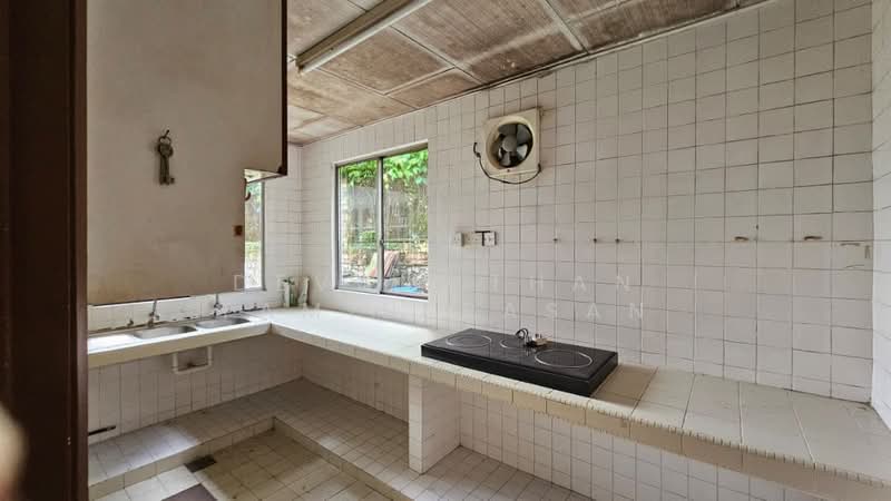 Bungalow for Sale in Seksyen 17 (Petaling Jaya) - Devamuthan Tamilarasan - Kitchen - PropertyGuru.com.my
