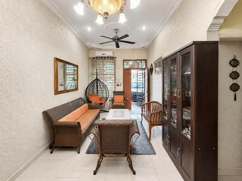 1-storey Terraced House for Sale in Taman Bestari Indah (Ulu Tiram) - ALHAFIZ AZIS - Living Room - PropertyGuru.com.my
