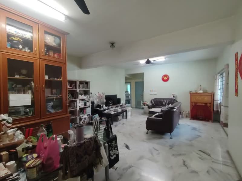 Kondominium untuk Disewa di Meadow Park 3 - Louisa Law - Living Room - PropertyGuru.com.my