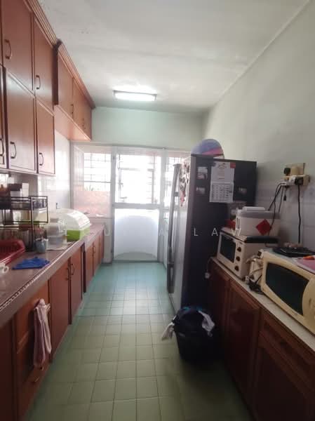 Kondominium untuk Disewa di Meadow Park 3 - Louisa Law - Kitchen - PropertyGuru.com.my