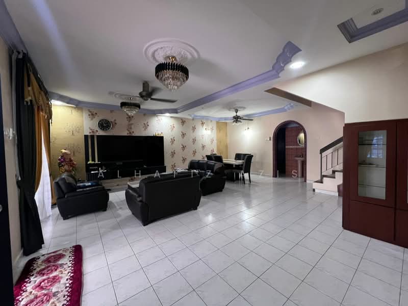 Rumah Teres 2-Tingkat untuk Dijual di Bandar Putra (Kulai) - ALHAFIZ AZIS - Living Room - PropertyGuru.com.my