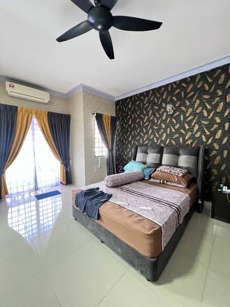 Rumah Teres 2-Tingkat untuk Dijual di Bandar Putra (Kulai) - ALHAFIZ AZIS - Bedroom - PropertyGuru.com.my