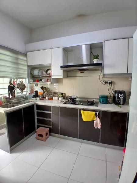 Rumah Teres 2-Tingkat untuk Dijual di Taman Pelangi Semenyih 2 (Semenyih) - Celestine Ting - Kitchen - PropertyGuru.com.my