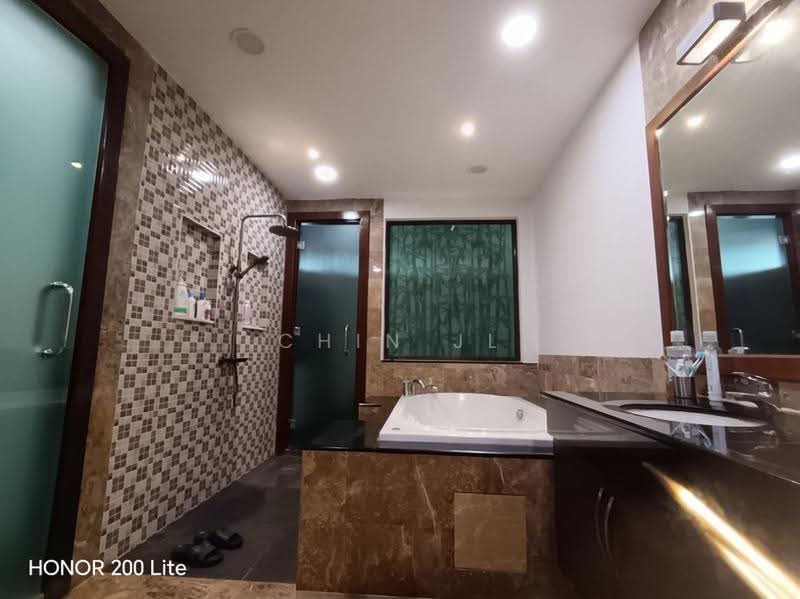 Bungalow House untuk Dijual di Bukit Rahman Putra (Sungai Buloh) - Chin JL - Bathroom - PropertyGuru.com.my