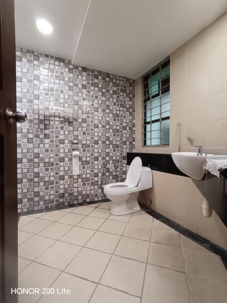 Bungalow House untuk Dijual di Bukit Rahman Putra (Sungai Buloh) - Chin JL - Bathroom - PropertyGuru.com.my