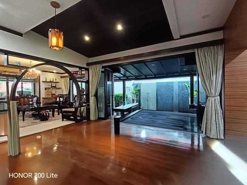 Bungalow House untuk Dijual di Bukit Rahman Putra (Sungai Buloh) - Chin JL - Living Room - PropertyGuru.com.my