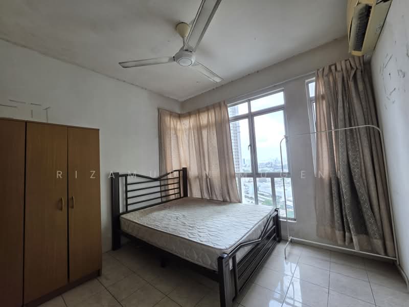 Servis Apartment untuk Dijual di Millennium Place @ Millennium Square - Rizamudin Mugeni - Bedroom - PropertyGuru.com.my