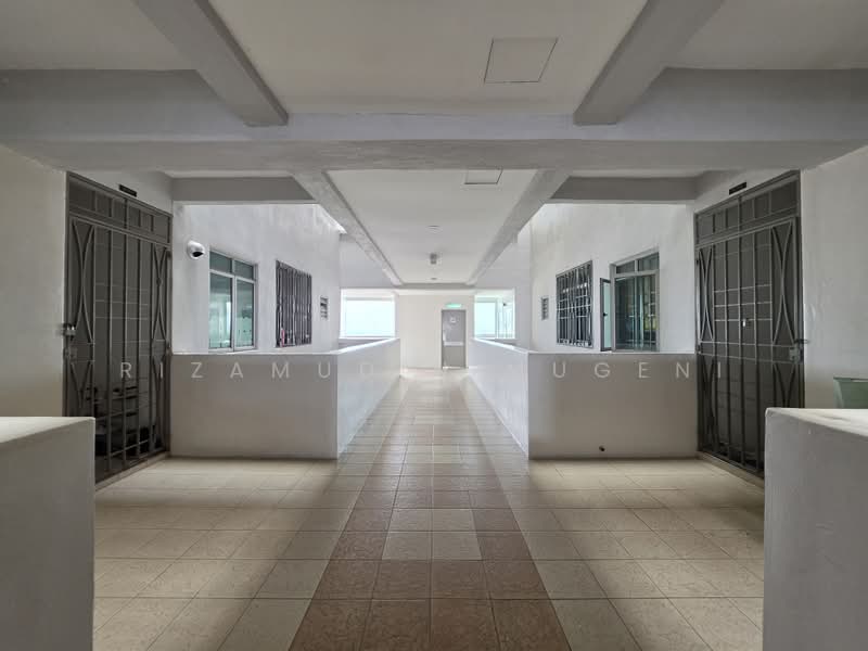 Servis Apartment untuk Dijual di Millennium Place @ Millennium Square - Rizamudin Mugeni - Corridor - PropertyGuru.com.my