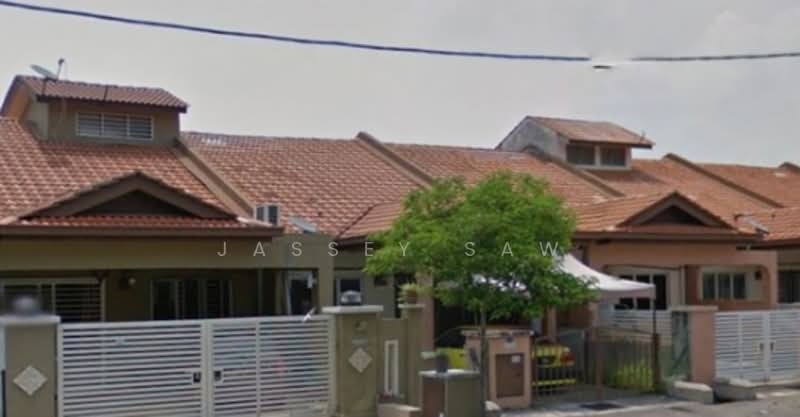 Terraced House for Sale in Bandar Putra Permai (Seri Kembangan) - Jassey Saw - Exterior - PropertyGuru.com.my