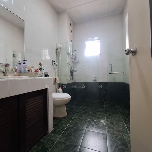 Semi-Detached House for Rent in Tropicana (Petaling Jaya) - Nisha R - Bathroom - PropertyGuru.com.my