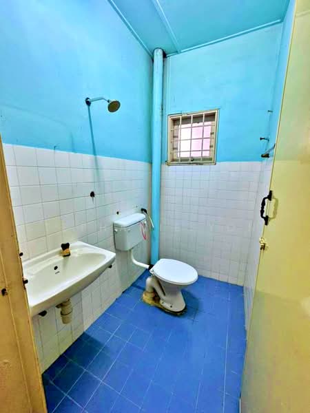 Rumah Teres 2 Tingkat untuk Dijual di Taman Muda (Ampang) - Stephanie Yong - Bathroom - PropertyGuru.com.my