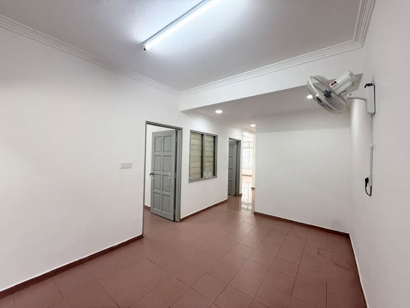 Rumah Teres 1 Tingkat untuk Dijual di Taman Universiti (Skudai) - William Loke - Living Room - PropertyGuru.com.my