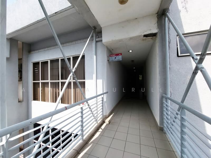 Office for Rent in Cyberjaya (Selangor) - Aizat Saifulrullah - Corridor - PropertyGuru.com.my