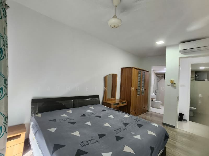 Servis Apartment untuk Disewa di United Point (Residensi Berpadu) - Kathreen Thang - Bedroom - PropertyGuru.com.my