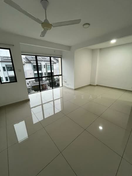 Rumah Teres 2.5-Tingkat untuk Disewa di Bandar Indahpura (Kulai) - Steve Seah - Living Room - PropertyGuru.com.my