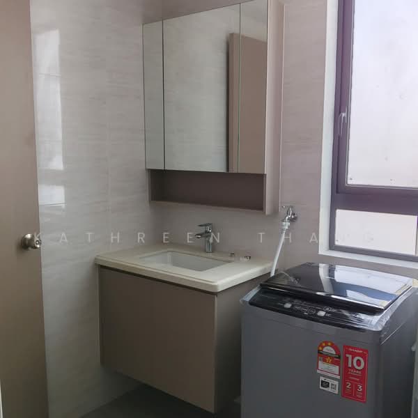 Servis Apartment untuk Disewa di Baron Residence @ Lake City - Kathreen Thang - Bathroom - PropertyGuru.com.my