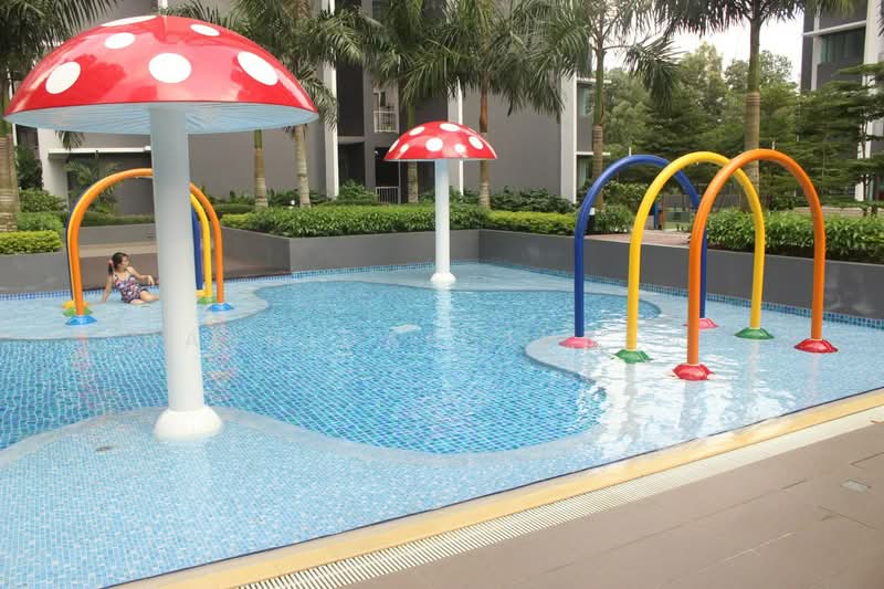Kediaman Servis untuk Dijual di Almyra Residences - Rashidah Juremi - Pool - PropertyGuru.com.my