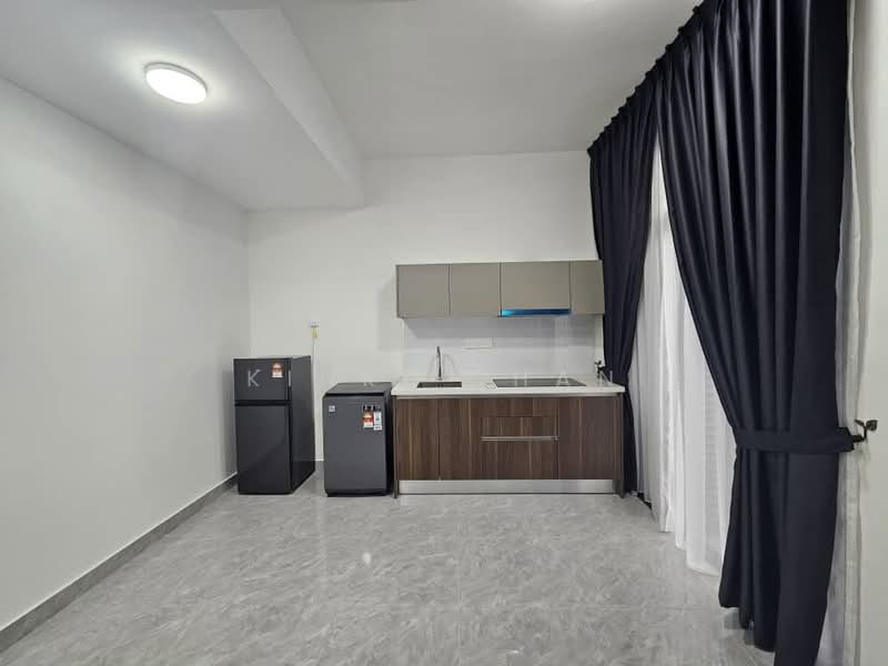Servis Apartment untuk Disewa di Altris Residences @ The Quartz WM - KINKI CHAN - Kitchen - PropertyGuru.com.my