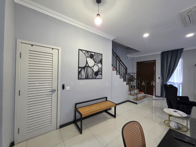 Rumah Teres untuk Dijual di Tamansari (Rawang) - Rajesh Kanesan - Living Room - PropertyGuru.com.my