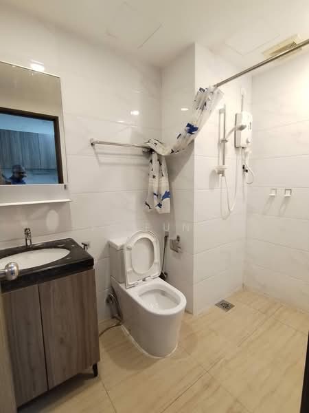 Service Residence for Rent at Country Garden Central Park - YC Fung - Bathroom - PropertyGuru.com.my