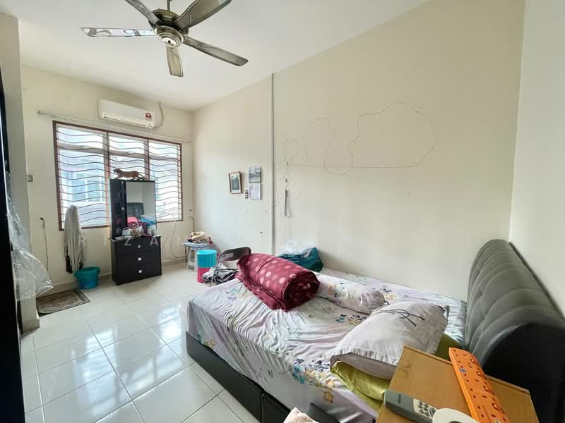 2-storey Terraced House for Sale in Bandar Baru Bangi (Selangor) - Rizamudin Mugeni - Bedroom - PropertyGuru.com.my