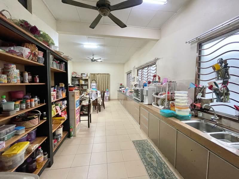 2-storey Terraced House for Sale in Bandar Baru Bangi (Selangor) - Rizamudin Mugeni - Kitchen - PropertyGuru.com.my