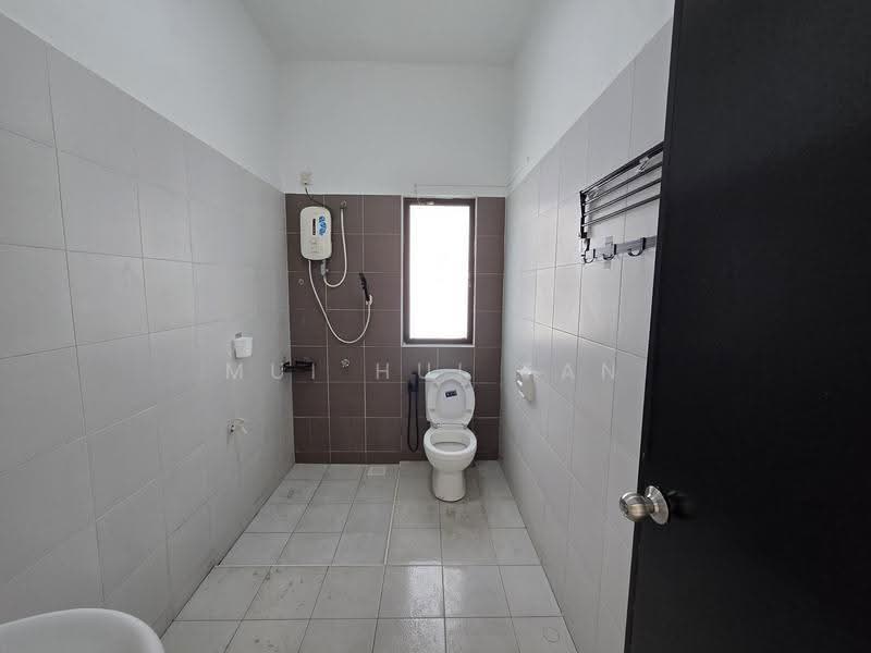 Cluster House for Rent in Taman Adda Heights (Tebrau) - Mui Hui Tan - Bathroom - PropertyGuru.com.my