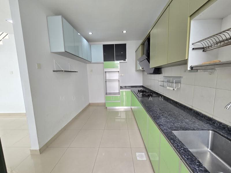 Cluster House for Rent in Taman Adda Heights (Tebrau) - Mui Hui Tan - Kitchen - PropertyGuru.com.my