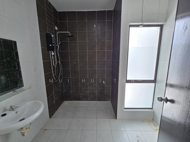 Cluster House for Rent in Taman Adda Heights (Tebrau) - Mui Hui Tan - Bathroom - PropertyGuru.com.my