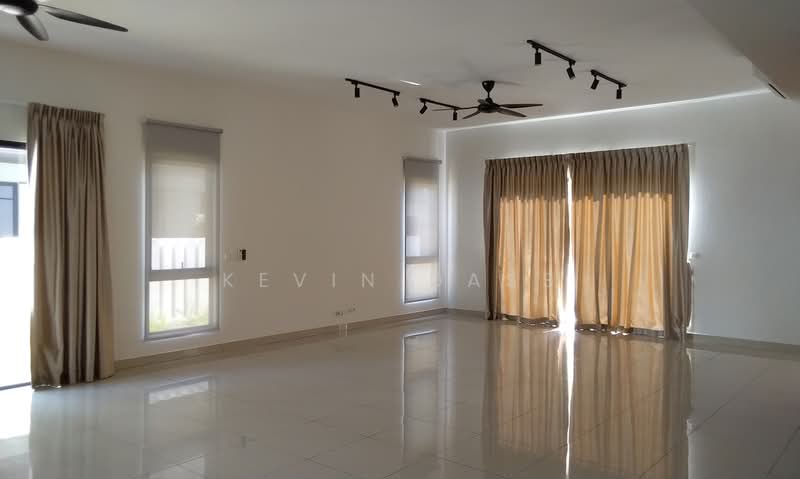 Rumah Berkembar untuk Dijual di Bandar Tropicana Aman (Telok Panglima Garang) - Kevin Dass - Living Room - PropertyGuru.com.my