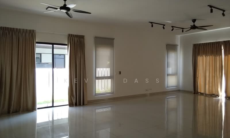 Rumah Berkembar untuk Dijual di Bandar Tropicana Aman (Telok Panglima Garang) - Kevin Dass - Living Room - PropertyGuru.com.my
