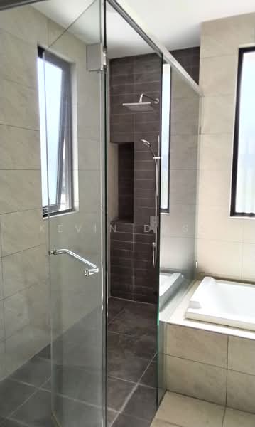 Rumah Berkembar untuk Dijual di Bandar Tropicana Aman (Telok Panglima Garang) - Kevin Dass - Bathroom - PropertyGuru.com.my