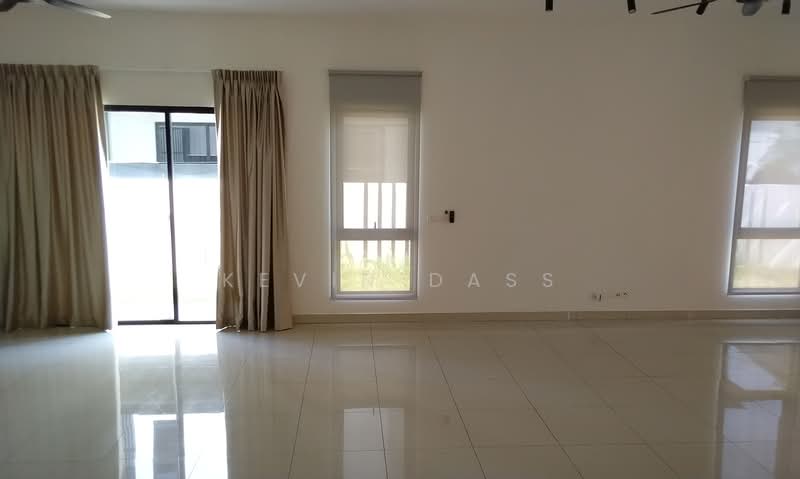 Rumah Berkembar untuk Dijual di Bandar Tropicana Aman (Telok Panglima Garang) - Kevin Dass - Living Room - PropertyGuru.com.my