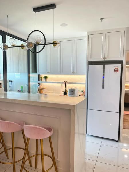 Service Residence for Sale at Suasana @ Utropolis - Darren Cham - Kitchen - PropertyGuru.com.my