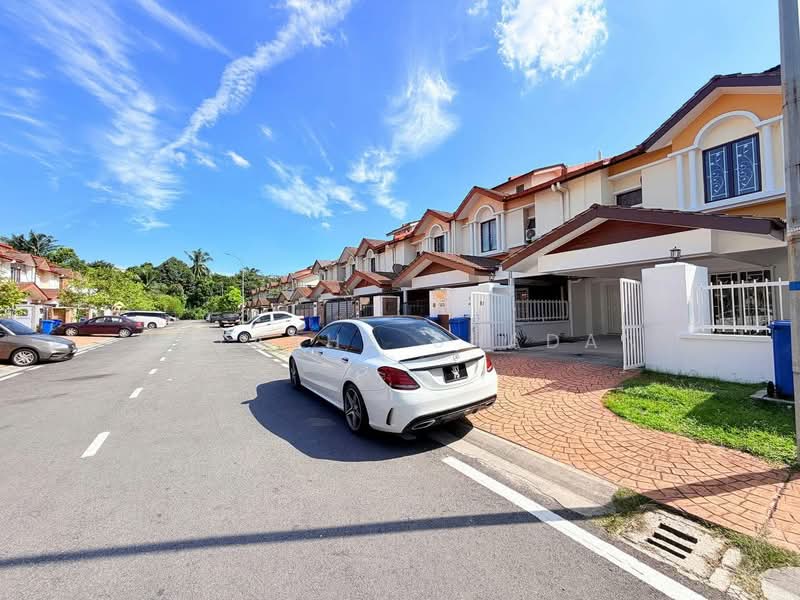 2-storey Terraced House for Sale in Laman Glenmarie (Shah Alam) - Natasha Shadan - Exterior - PropertyGuru.com.my