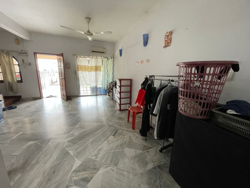 Rumah Teres 2 Tingkat untuk Dijual di Taman Bukit Mayang Emas (Petaling Jaya) - Richard Liew - Living Room - PropertyGuru.com.my
