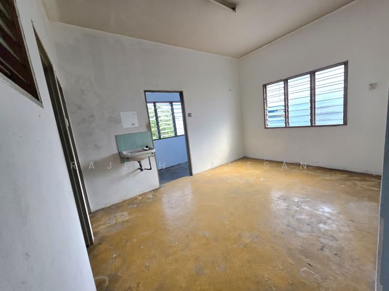 Shop for Sale in Rawang (Selangor) - Rajesh Kanesan - Interior - PropertyGuru.com.my