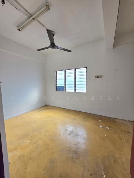 Shop for Sale in Rawang (Selangor) - Rajesh Kanesan - Interior - PropertyGuru.com.my