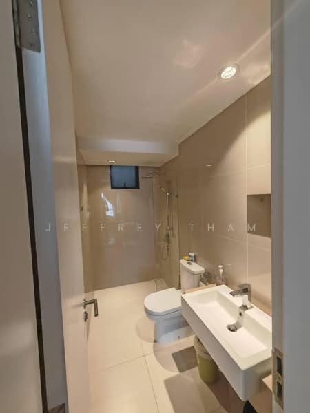Kediaman Servis untuk Dijual di United Point (Residensi Berpadu) - Jeffrey Tham - Bathroom - PropertyGuru.com.my