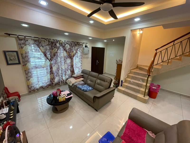 Rumah Teres 2-Tingkat untuk Dijual di Taman Puchong Prima (Puchong) - Chong Shun Kae - Living Room - PropertyGuru.com.my