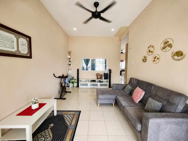 1-storey Terraced House for Sale in Saujana Utama (Puncak Alam) - Nur Hanizah - PropertyGuru.com.my