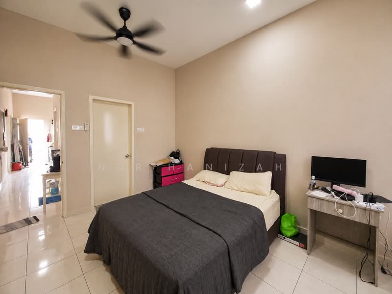 1-storey Terraced House for Sale in Saujana Utama (Puncak Alam) - Nur Hanizah - PropertyGuru.com.my